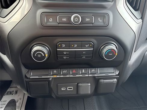 Used 2021 Chevrolet Silverado 1500 Custom image 15