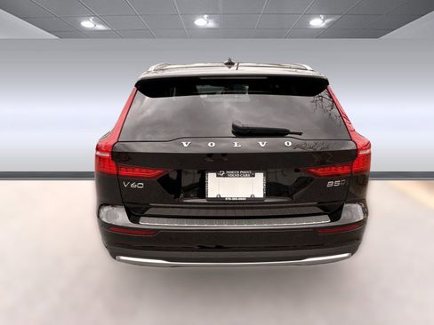 Certified 2025 Volvo V60 B5 Cross Country Ultra w/ Protection Package Premier image 9