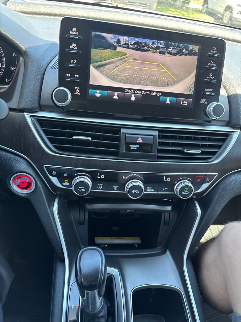 Used 2018 Honda Accord Touring image 8