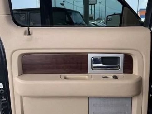 Used 2013 Ford F150 King Ranch w/ King Ranch Luxury Pkg AWD/4WD image 21
