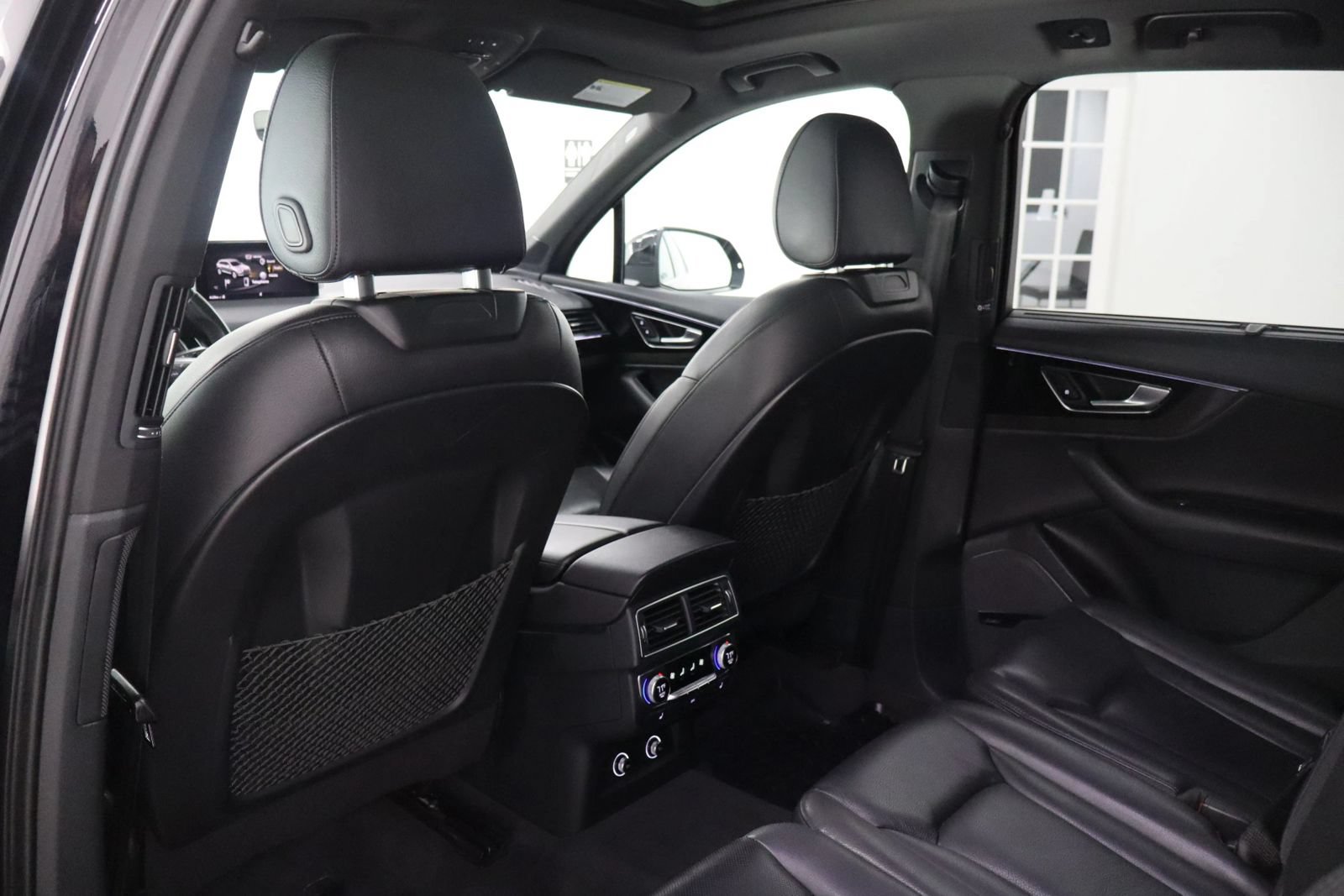 Used 2018 Audi Q7 3.0T Premium Plus w/ Premium Plus Package AWD/4WD image 24