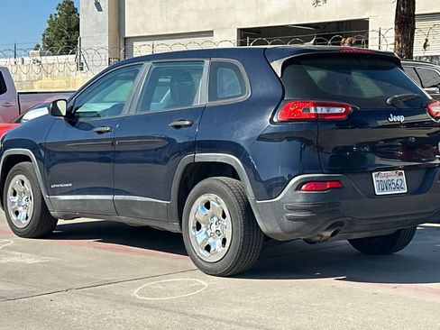 Used 2014 Jeep Cherokee Sport image 7