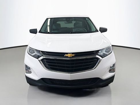 Used 2021 Chevrolet Equinox LS w/ LS Convenience Package FWD image 2