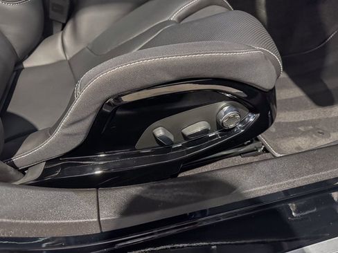 Used 2024 Chevrolet Corvette Z06 w/ Z07 Performance Package image 19