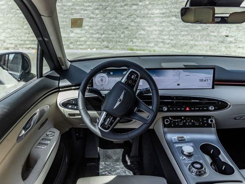 New 2026 Genesis GV70 2.5T Advanced AWD/4WD image 11