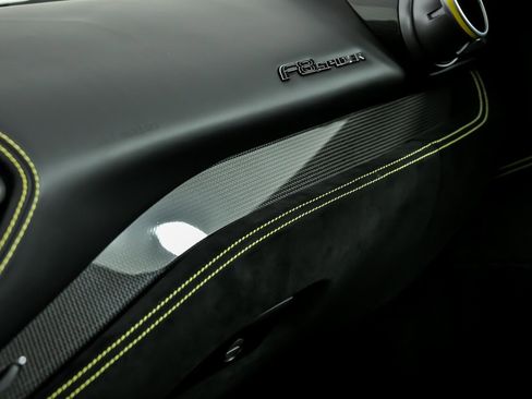 Used 2021 Ferrari F8 Tributo RWD image 34