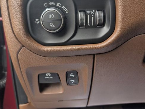 Used 2021 RAM 1500 Laramie AWD/4WD image 14