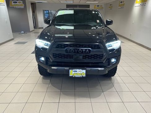 Used 2019 Toyota Tacoma TRD Off-Road AWD/4WD image 23