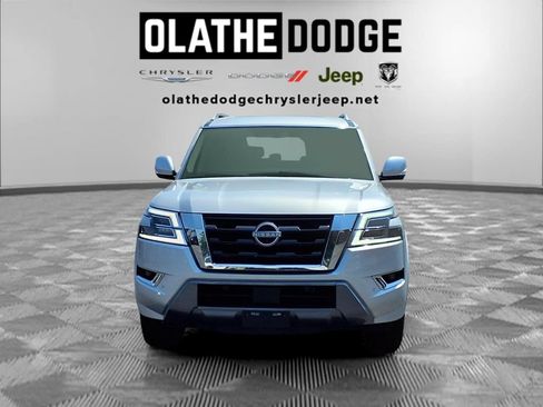 Used 2024 Nissan Armada SL w/ Captain's Chairs Package AWD/4WD image 33