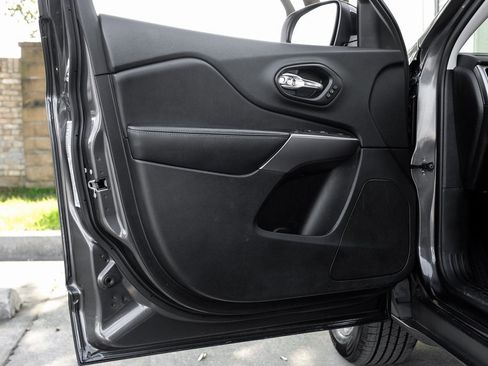 Used 2022 Jeep Cherokee Limited image 53