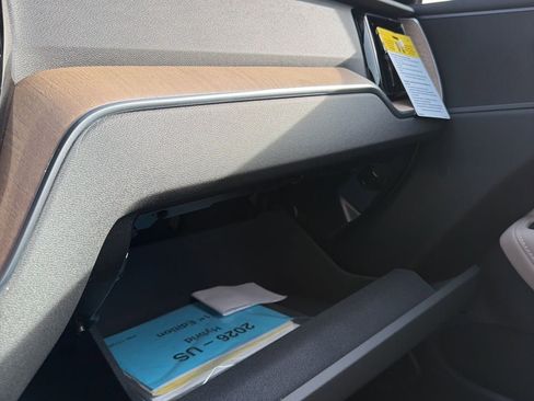 New 2026 Volvo XC60 B5 Plus w/ Protection Package Premier image 32