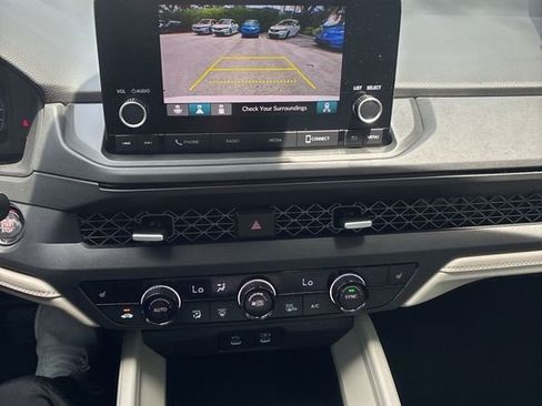 Used 2025 Honda Accord SE image 13