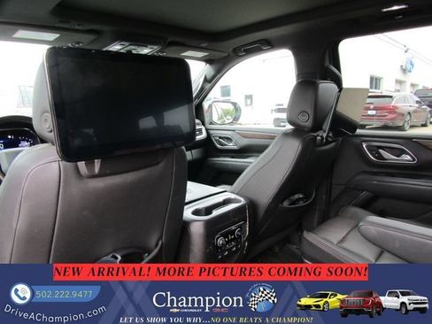 Used 2022 Chevrolet Suburban High Country AWD/4WD image 11