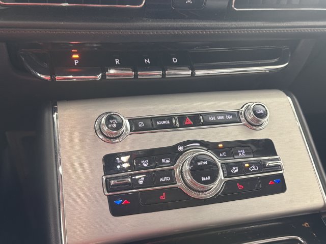 Used 2023 Lincoln Aviator AWD w/ Premium Package image 8