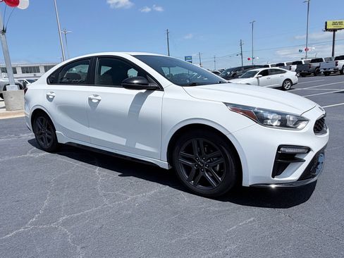 Used 2021 Kia Forte GT-Line FWD image 2