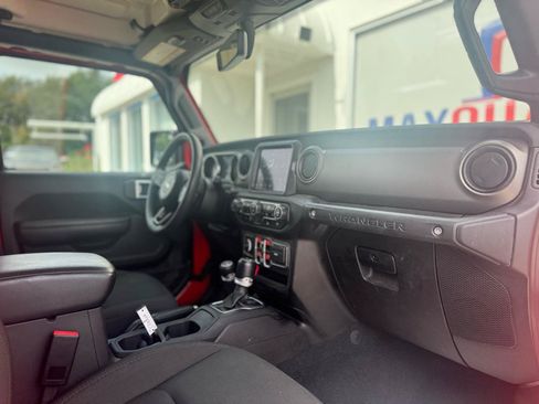Used 2023 Jeep Wrangler Unlimited w/ Cold Weather Group AWD/4WD image 54