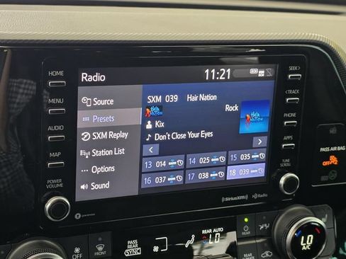Used 2022 Toyota Highlander XSE FWD image 20