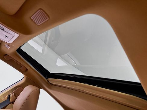 Used 2024 Lexus ES 350 w/ Premium Package FWD image 9