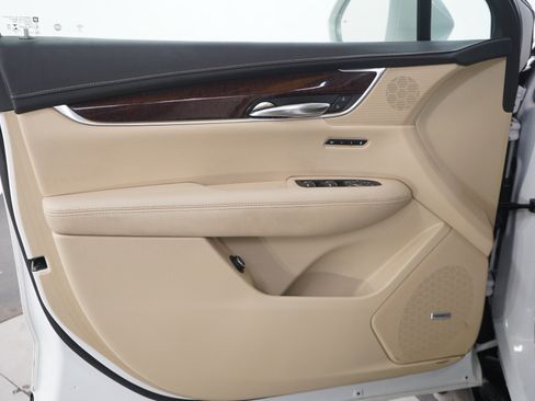 Used 2019 Cadillac XT5 Luxury AWD/4WD image 20