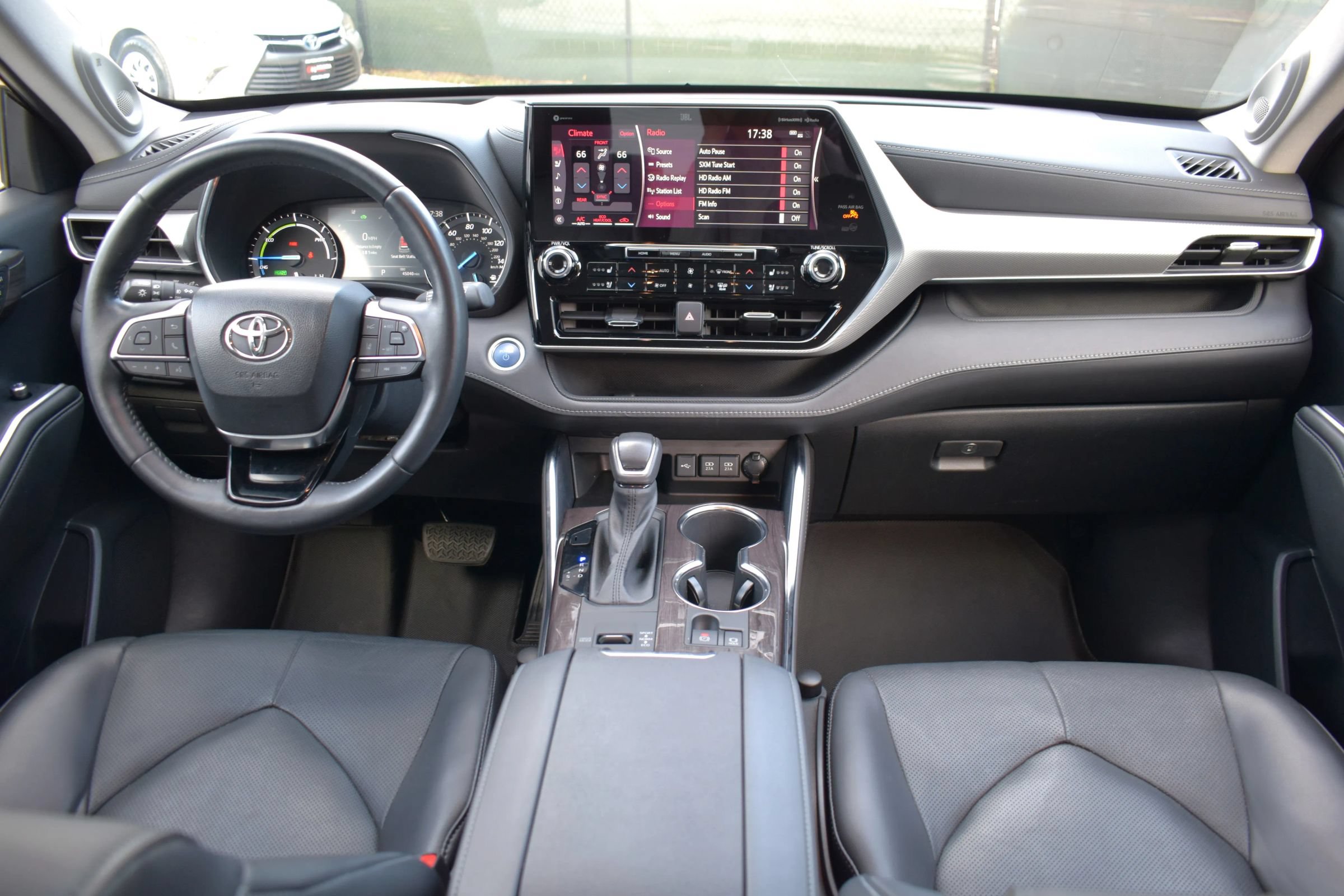 Used 2021 Toyota Highlander Platinum AWD/4WD image 14
