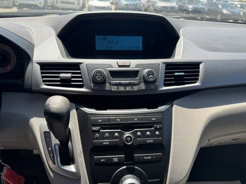 Used 2011 Honda Odyssey LX image 13