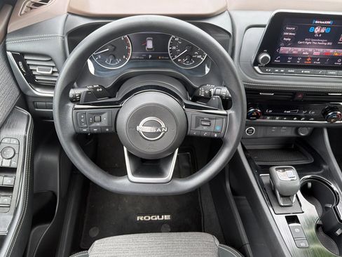 Used 2022 Nissan Rogue SV AWD/4WD image 14