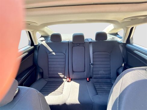 Used 2020 Ford Fusion SE image 23