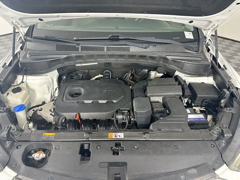 Used 2017 Hyundai Santa Fe Sport FWD image 31