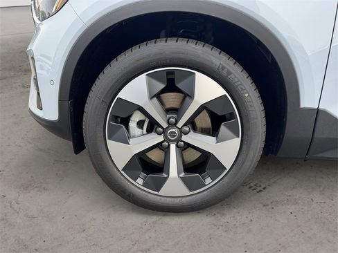 New 2026 Volvo XC40 B5 Plus w/ Protection Package Premier image 7
