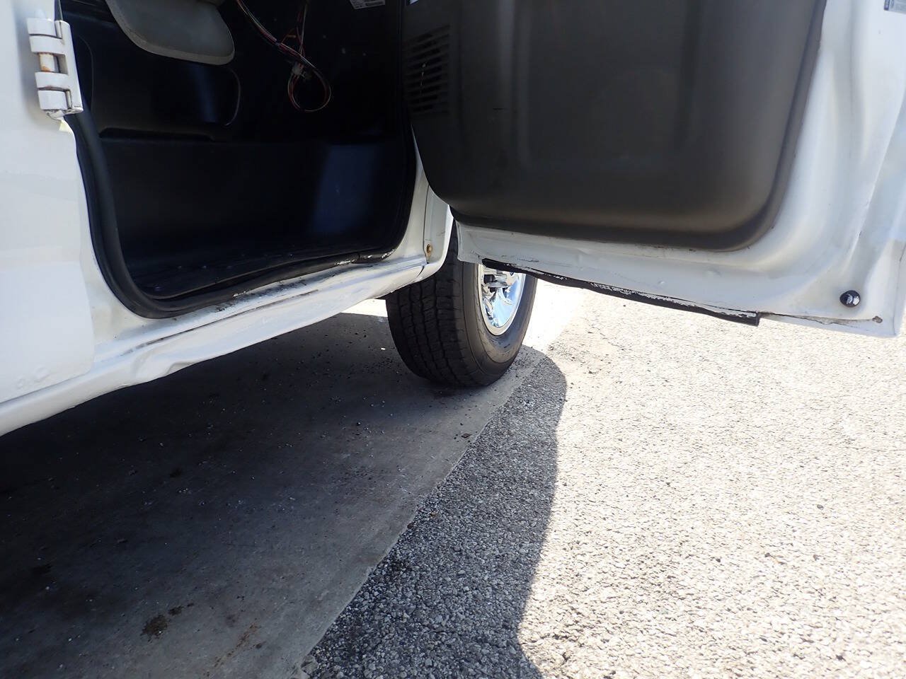 Used 2014 Chevrolet Express 2500 RWD image 19