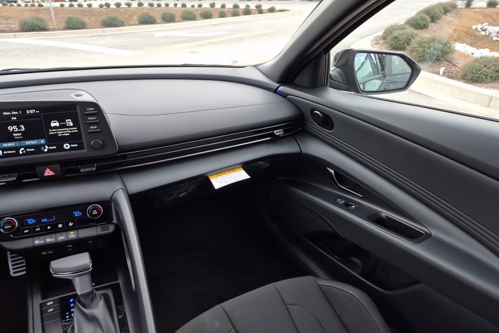 New 2026 Hyundai Elantra SEL Sport FWD image 20