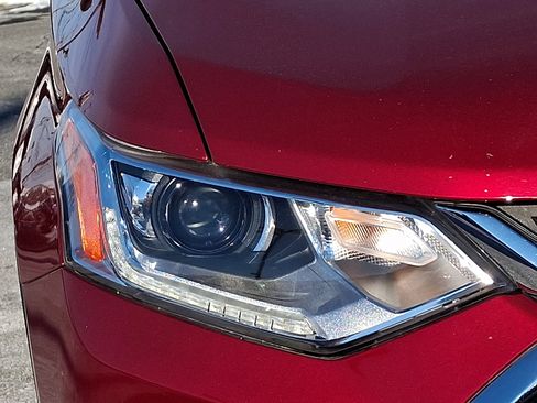 Used 2020 Chevrolet Traverse LT w/ Driver Confidence II Package image 9