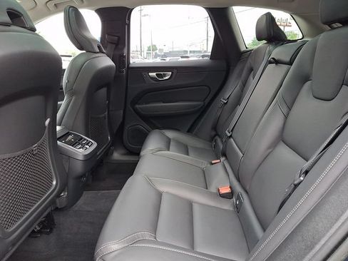 Certified 2023 Volvo XC60 B5 Ultimate w/ Climate Package AWD/4WD image 10