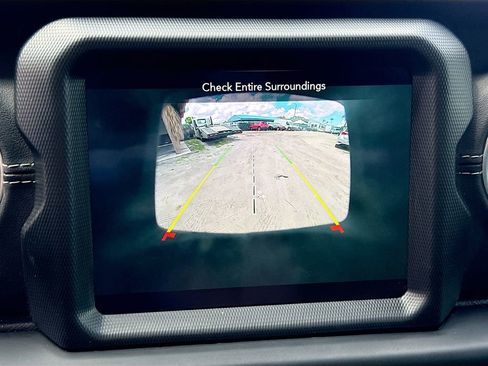 Used 2022 Jeep Wrangler Unlimited Sahara image 15