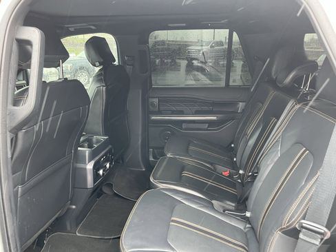 Used 2022 Ford Expedition Platinum image 10