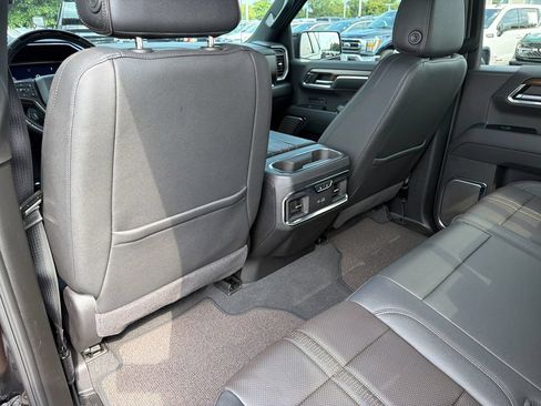 Used 2024 Chevrolet Silverado 1500 High Country w/ Midnight Edition AWD/4WD image 14