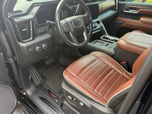 Used 2025 GMC Sierra 3500 Denali Ultimate AWD/4WD image 23