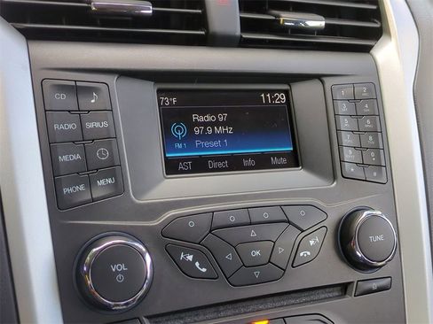 Used 2016 Ford Fusion SE w/ Equipment Group 201A image 19