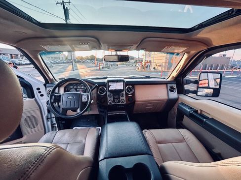 Used 2014 Ford F250 Lariat image 24