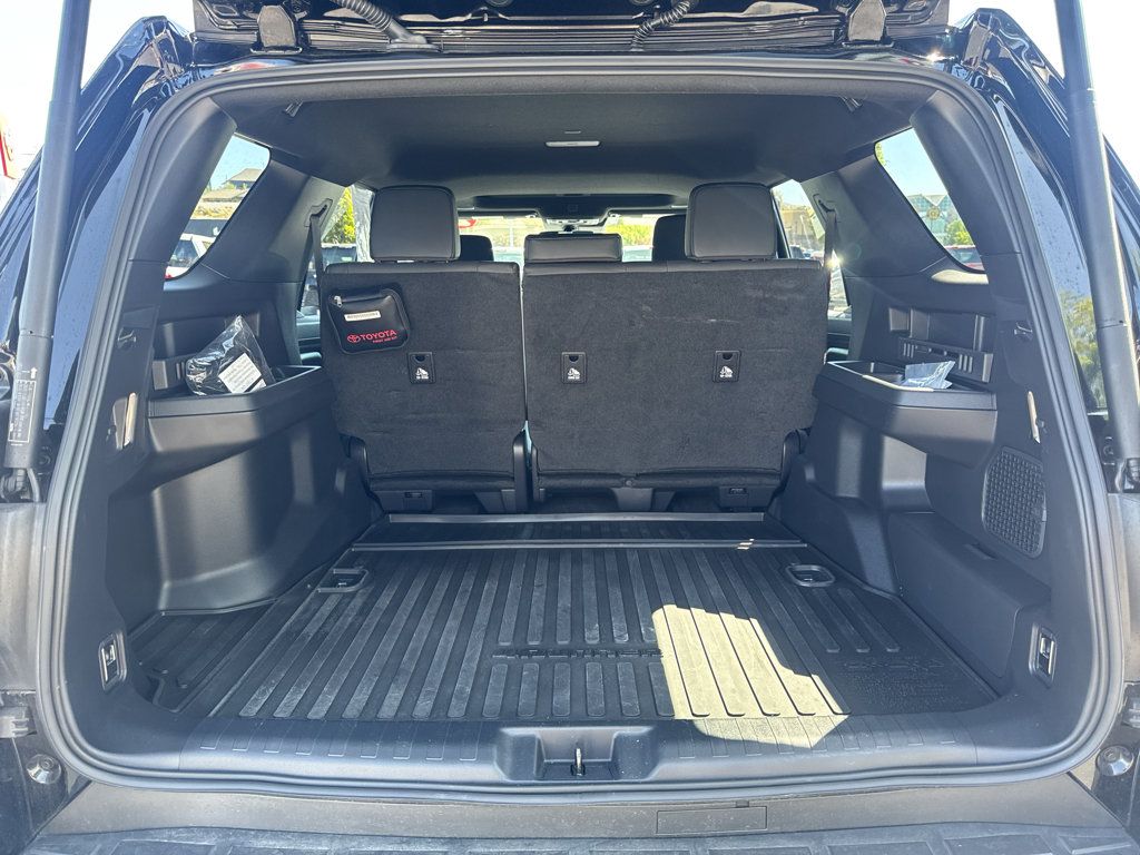 Certified 2025 Toyota 4Runner TRD Off-Road Premium AWD/4WD image 9