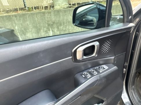 Used 2021 Kia Sorento S w/ Panoramic Sunroof Package FWD image 9