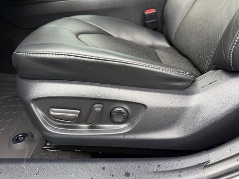 Used 2023 Toyota Camry XSE FWD image 13