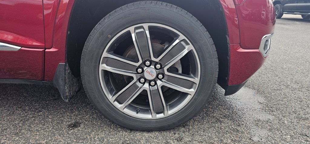 Used 2019 GMC Acadia Denali w/ Technology Package AWD/4WD image 16