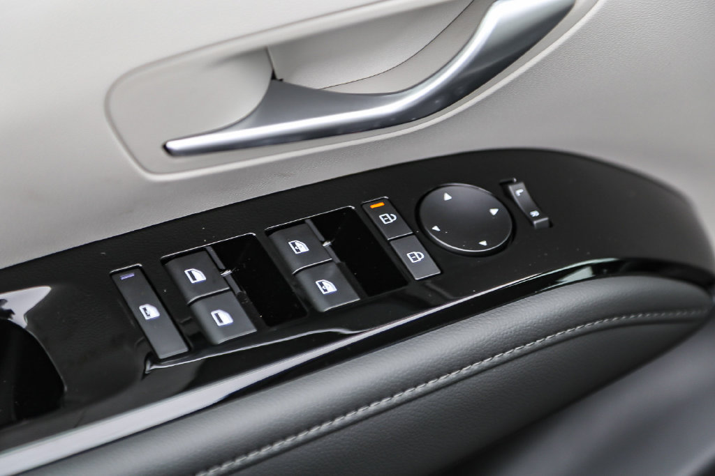 Used 2026 Hyundai Tucson Limited AWD/4WD image 21