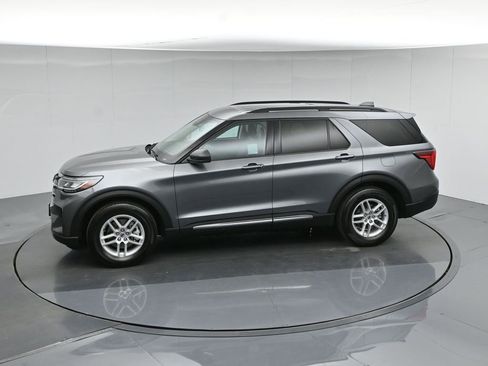 Used 2025 Ford Explorer Active w/ Active Comfort Package RWD image 47