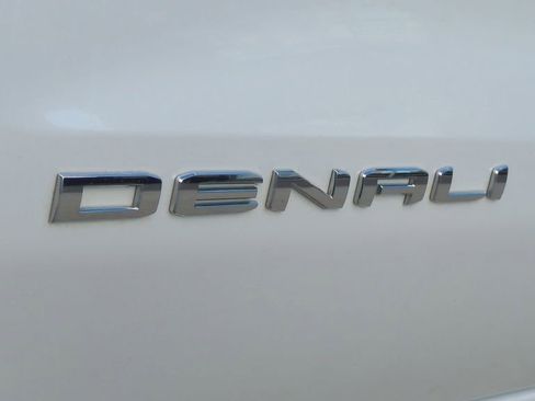 Used 2021 GMC Sierra 1500 Denali w/ Denali Ultimate Package image 12