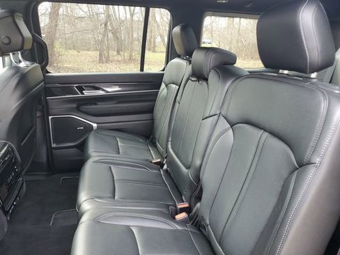 Used 2024 Jeep Wagoneer 4WD w/ Premium Group I image 35