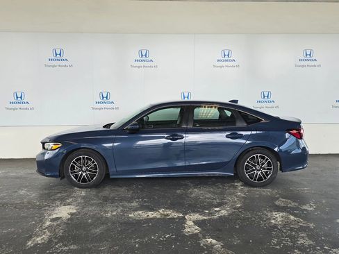 Used 2025 Honda Civic LX image 3