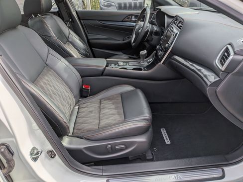 Used 2023 Nissan Maxima SR w/ Sport Mat Group FWD image 38