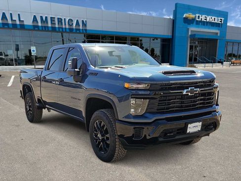 Used 2026 Chevrolet Silverado 2500 Custom w/ Custom Value Package AWD/4WD image 2